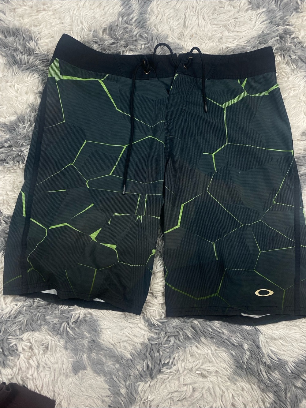 Oakley Board Shorts Mens 32 Green Black Surf Swim Shorts  Skull Tag Beach